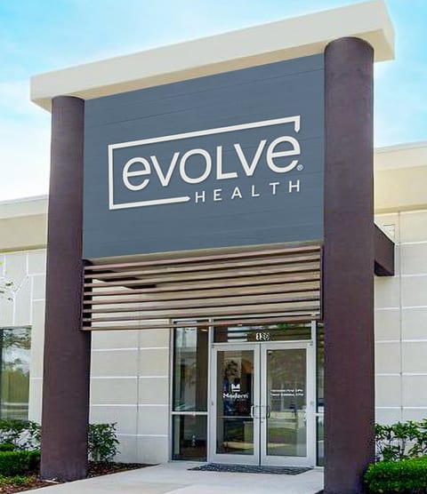 Outside the Evolve Health Delray Beach office