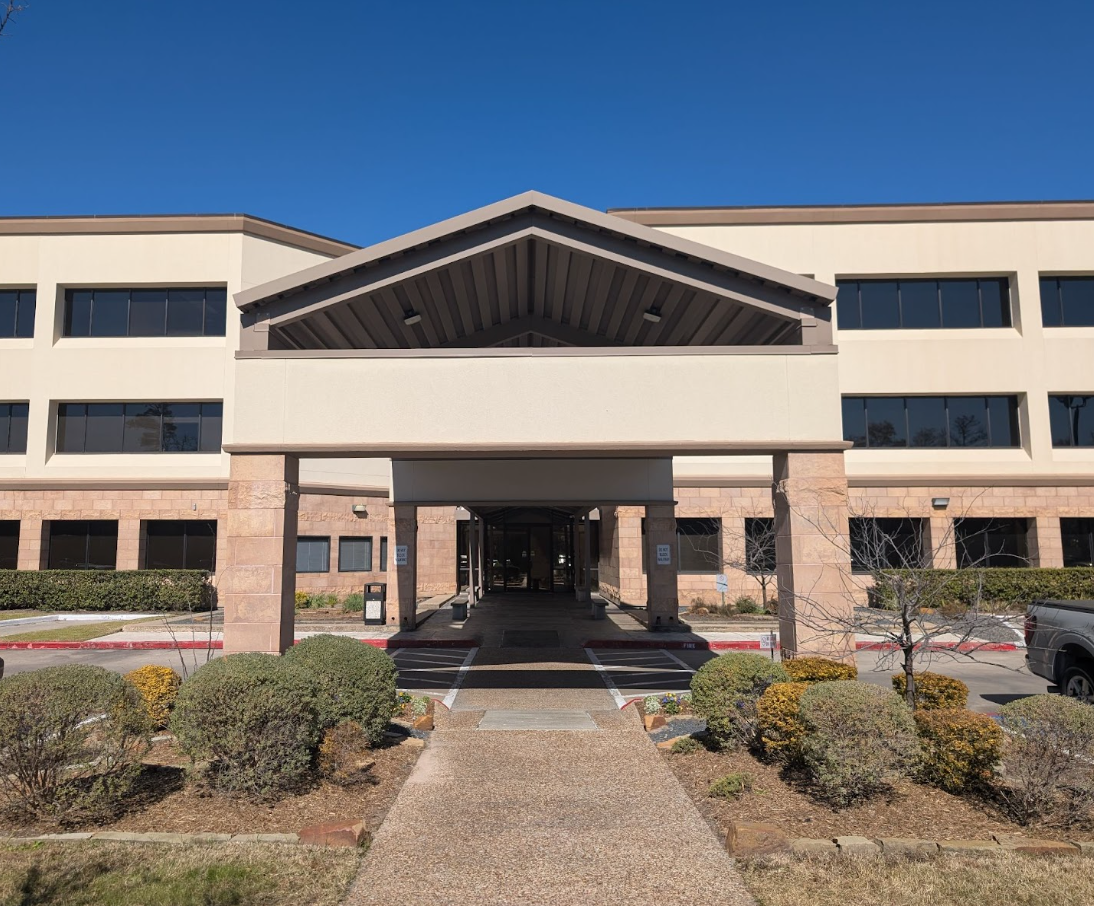 Exterior of Evolve Health podiatry clinic in The Woodlands, Texas